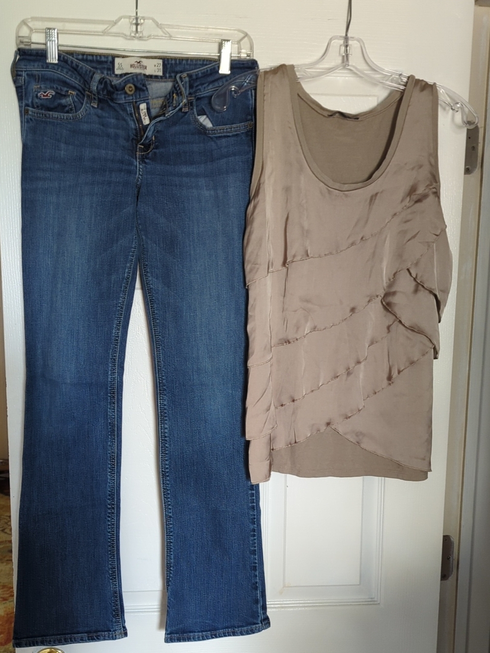 *Outfit* Hollister Jeans (27x31) And Anne Klein Tank Top (L)